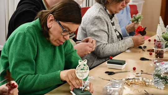 IV Maraton Ozdób Choinkowych w Środowiskowym Domu Samopomocy w Krasnymstawie [GALERIA ZDJĘĆ]