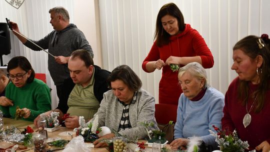 IV Maraton Ozdób Choinkowych w Środowiskowym Domu Samopomocy w Krasnymstawie [GALERIA ZDJĘĆ]