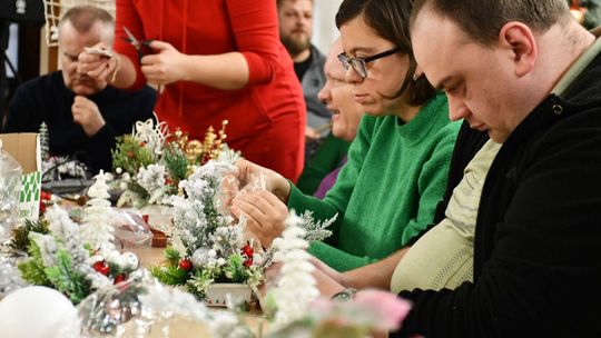 IV Maraton Ozdób Choinkowych w Środowiskowym Domu Samopomocy w Krasnymstawie [GALERIA ZDJĘĆ]