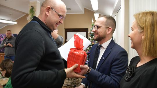 IV Maraton Ozdób Choinkowych w Środowiskowym Domu Samopomocy w Krasnymstawie [GALERIA ZDJĘĆ]