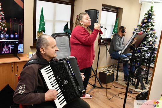 IV Maraton Ozdób Choinkowych w Środowiskowym Domu Samopomocy w Krasnymstawie [GALERIA ZDJĘĆ]