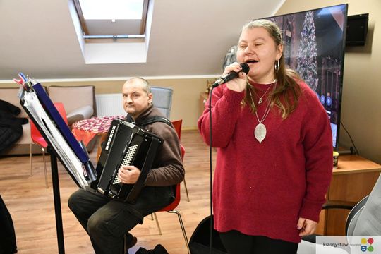 IV Maraton Ozdób Choinkowych w Środowiskowym Domu Samopomocy w Krasnymstawie [GALERIA ZDJĘĆ]