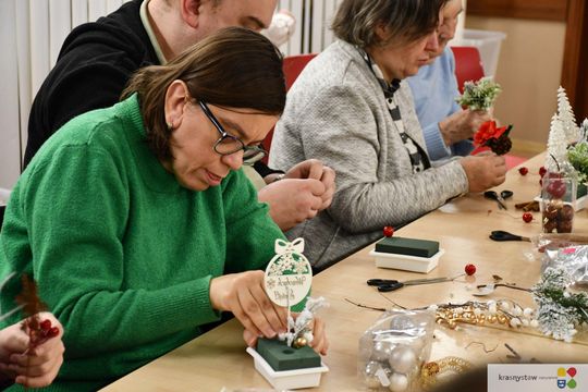 IV Maraton Ozdób Choinkowych w Środowiskowym Domu Samopomocy w Krasnymstawie [GALERIA ZDJĘĆ]
