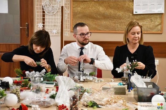 IV Maraton Ozdób Choinkowych w Środowiskowym Domu Samopomocy w Krasnymstawie [GALERIA ZDJĘĆ]