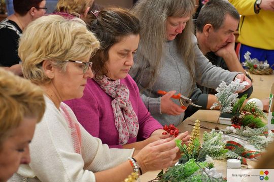 IV Maraton Ozdób Choinkowych w Środowiskowym Domu Samopomocy w Krasnymstawie [GALERIA ZDJĘĆ]