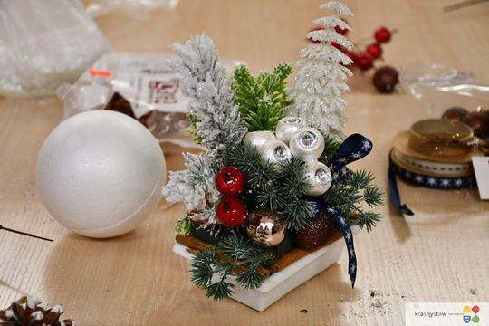 IV Maraton Ozdób Choinkowych w Środowiskowym Domu Samopomocy w Krasnymstawie [GALERIA ZDJĘĆ]