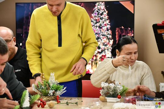 IV Maraton Ozdób Choinkowych w Środowiskowym Domu Samopomocy w Krasnymstawie [GALERIA ZDJĘĆ]