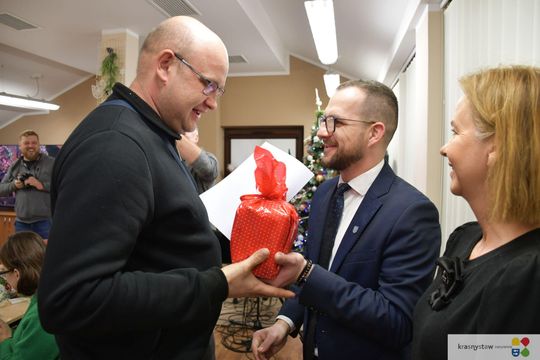 IV Maraton Ozdób Choinkowych w Środowiskowym Domu Samopomocy w Krasnymstawie [GALERIA ZDJĘĆ]