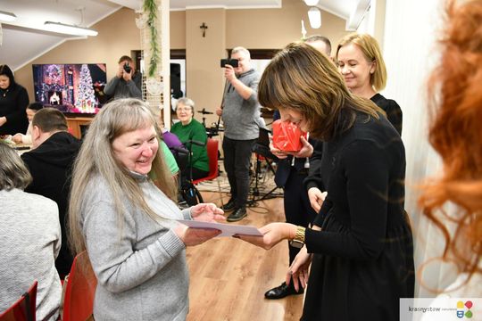 IV Maraton Ozdób Choinkowych w Środowiskowym Domu Samopomocy w Krasnymstawie [GALERIA ZDJĘĆ]