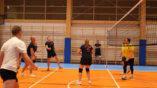 Gm. Leśniowice. Zbierali "Paczuszki dla Maluszków". Charytatywny turniej siatkówki [GALERIA ZDJĘĆ]