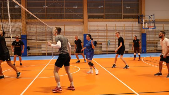 Gm. Leśniowice. Zbierali "Paczuszki dla Maluszków". Charytatywny turniej siatkówki [GALERIA ZDJĘĆ]