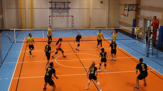 Gm. Leśniowice. Zbierali "Paczuszki dla Maluszków". Charytatywny turniej siatkówki [GALERIA ZDJĘĆ]