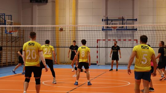 Gm. Leśniowice. Zbierali "Paczuszki dla Maluszków". Charytatywny turniej siatkówki [GALERIA ZDJĘĆ]