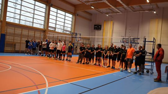 Gm. Leśniowice. Zbierali "Paczuszki dla Maluszków". Charytatywny turniej siatkówki [GALERIA ZDJĘĆ]