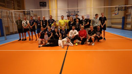 Gm. Leśniowice. Zbierali "Paczuszki dla Maluszków". Charytatywny turniej siatkówki [GALERIA ZDJĘĆ]