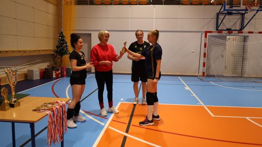 Gm. Leśniowice. Zbierali "Paczuszki dla Maluszków". Charytatywny turniej siatkówki [GALERIA ZDJĘĆ]