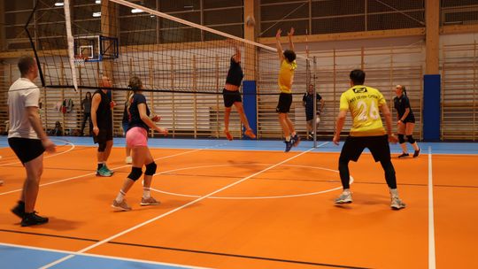 Gm. Leśniowice. Zbierali "Paczuszki dla Maluszków". Charytatywny turniej siatkówki [GALERIA ZDJĘĆ]