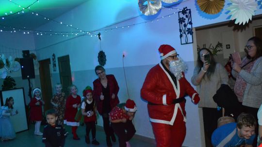 Mikołajki w Centrum Społeczno - Kulturalnym w Gorzkowie [GALERIA ZDJĘĆ]