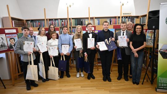 Pow. krasnostawski. VI edycja powiatowego konkursu literacko-plastycznego „Nasze lektury – znamy i czytamy” [GALERIA ZDJĘĆ]