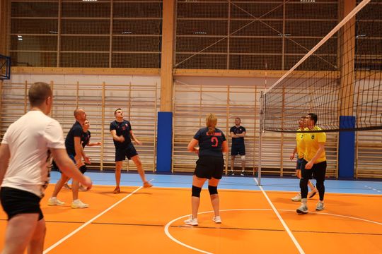 Gm. Leśniowice. Zbierali "Paczuszki dla Maluszków". Charytatywny turniej siatkówki [GALERIA ZDJĘĆ]