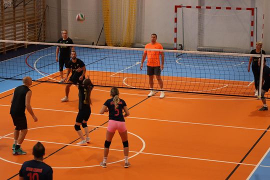 Gm. Leśniowice. Zbierali "Paczuszki dla Maluszków". Charytatywny turniej siatkówki [GALERIA ZDJĘĆ]