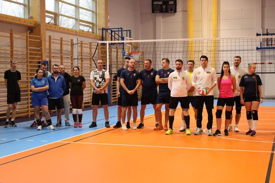 Gm. Leśniowice. Zbierali "Paczuszki dla Maluszków". Charytatywny turniej siatkówki [GALERIA ZDJĘĆ]