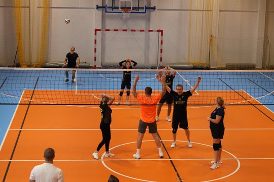 Gm. Leśniowice. Zbierali "Paczuszki dla Maluszków". Charytatywny turniej siatkówki [GALERIA ZDJĘĆ]