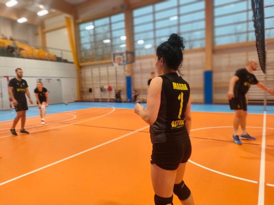 Gm. Leśniowice. Zbierali "Paczuszki dla Maluszków". Charytatywny turniej siatkówki [GALERIA ZDJĘĆ]