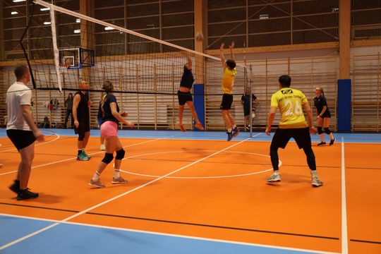 Gm. Leśniowice. Zbierali "Paczuszki dla Maluszków". Charytatywny turniej siatkówki [GALERIA ZDJĘĆ]