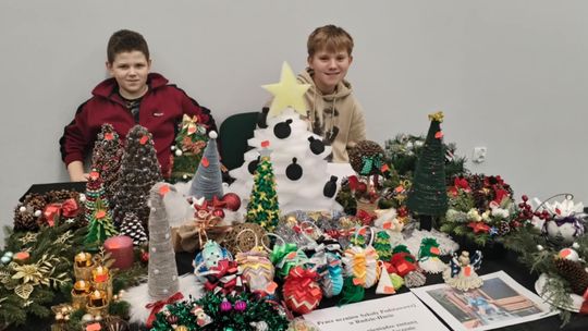 Gm. Ruda Huta. Kiermasz bożonarodzeniowy w Gminnym Ośrodku Kultury w Rudzie Hucie [GALERIA ZDJĘĆ]