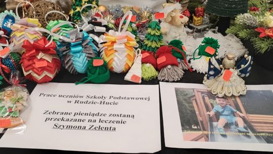 Gm. Ruda Huta. Kiermasz bożonarodzeniowy w Gminnym Ośrodku Kultury w Rudzie Hucie [GALERIA ZDJĘĆ]