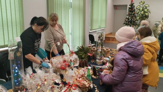 Gm. Ruda Huta. Kiermasz bożonarodzeniowy w Gminnym Ośrodku Kultury w Rudzie Hucie [GALERIA ZDJĘĆ]