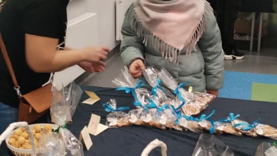 Gm. Ruda Huta. Kiermasz bożonarodzeniowy w Gminnym Ośrodku Kultury w Rudzie Hucie [GALERIA ZDJĘĆ]