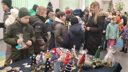 Gm. Ruda Huta. Kiermasz bożonarodzeniowy w Gminnym Ośrodku Kultury w Rudzie Hucie [GALERIA ZDJĘĆ]