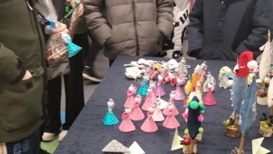 Gm. Ruda Huta. Kiermasz bożonarodzeniowy w Gminnym Ośrodku Kultury w Rudzie Hucie [GALERIA ZDJĘĆ]