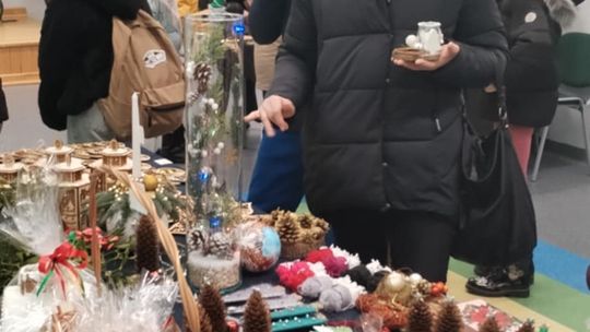 Gm. Ruda Huta. Kiermasz bożonarodzeniowy w Gminnym Ośrodku Kultury w Rudzie Hucie [GALERIA ZDJĘĆ]