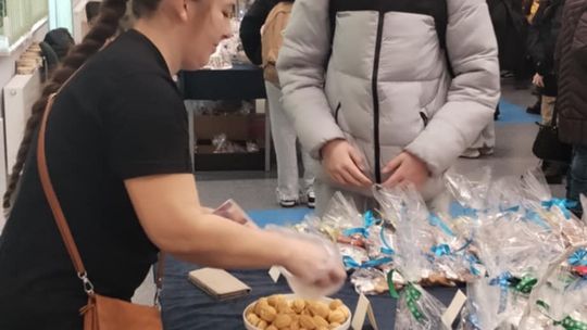 Gm. Ruda Huta. Kiermasz bożonarodzeniowy w Gminnym Ośrodku Kultury w Rudzie Hucie [GALERIA ZDJĘĆ]