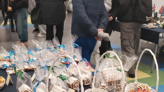 Gm. Ruda Huta. Kiermasz bożonarodzeniowy w Gminnym Ośrodku Kultury w Rudzie Hucie [GALERIA ZDJĘĆ]