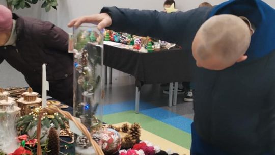 Gm. Ruda Huta. Kiermasz bożonarodzeniowy w Gminnym Ośrodku Kultury w Rudzie Hucie [GALERIA ZDJĘĆ]