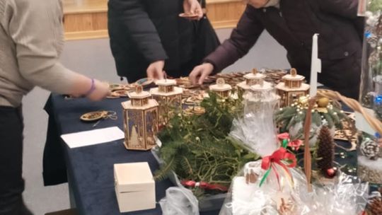Gm. Ruda Huta. Kiermasz bożonarodzeniowy w Gminnym Ośrodku Kultury w Rudzie Hucie [GALERIA ZDJĘĆ]