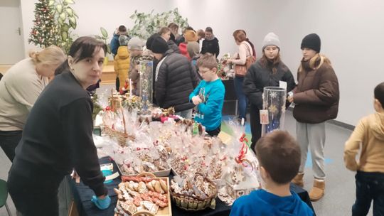 Gm. Ruda Huta. Kiermasz bożonarodzeniowy w Gminnym Ośrodku Kultury w Rudzie Hucie [GALERIA ZDJĘĆ]
