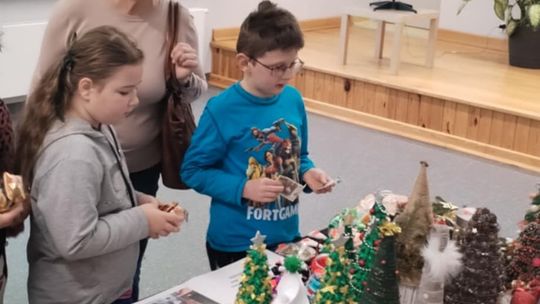 Gm. Ruda Huta. Kiermasz bożonarodzeniowy w Gminnym Ośrodku Kultury w Rudzie Hucie [GALERIA ZDJĘĆ]