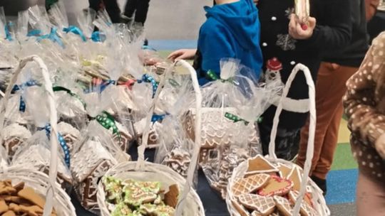 Gm. Ruda Huta. Kiermasz bożonarodzeniowy w Gminnym Ośrodku Kultury w Rudzie Hucie [GALERIA ZDJĘĆ]