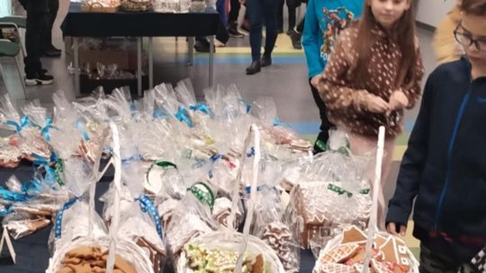 Gm. Ruda Huta. Kiermasz bożonarodzeniowy w Gminnym Ośrodku Kultury w Rudzie Hucie [GALERIA ZDJĘĆ]