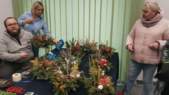 Gm. Ruda Huta. Kiermasz bożonarodzeniowy w Gminnym Ośrodku Kultury w Rudzie Hucie [GALERIA ZDJĘĆ]