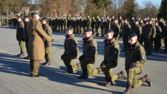 Święta 19 Dywizjonu Artylerii Samobieżnej oraz ślubowania klas Oddziału Przygotowania Wojskowego [GALERIA ZDJĘĆ]