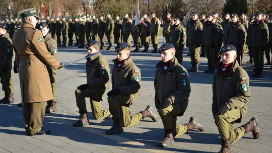 Święta 19 Dywizjonu Artylerii Samobieżnej oraz ślubowania klas Oddziału Przygotowania Wojskowego [GALERIA ZDJĘĆ]