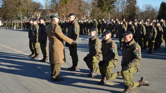 Święta 19 Dywizjonu Artylerii Samobieżnej oraz ślubowania klas Oddziału Przygotowania Wojskowego [GALERIA ZDJĘĆ]