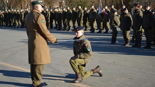 Święta 19 Dywizjonu Artylerii Samobieżnej oraz ślubowania klas Oddziału Przygotowania Wojskowego [GALERIA ZDJĘĆ]