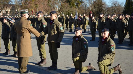 Święta 19 Dywizjonu Artylerii Samobieżnej oraz ślubowania klas Oddziału Przygotowania Wojskowego [GALERIA ZDJĘĆ]